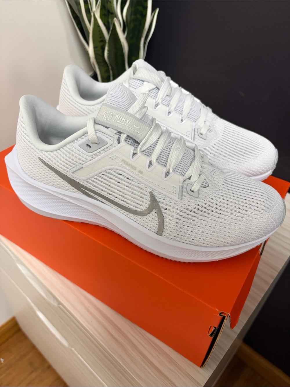 Women’s Nike Air Zoom Pegasus 40!! NIB🤍
